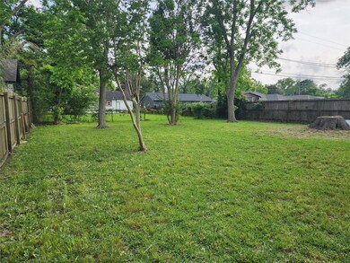 7630 Weyburn St, Houston, TX 77028 - photo 2