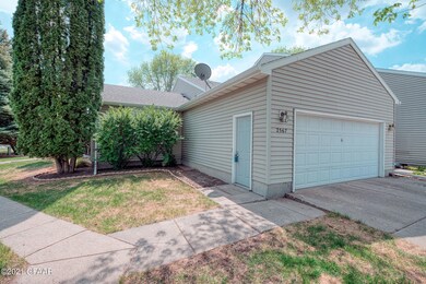 2567 11th Ave S, Grand Forks, ND 58201 - photo 3