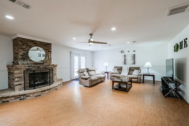 11307 Caribbean Ln, Houston, TX 77089 - photo 3