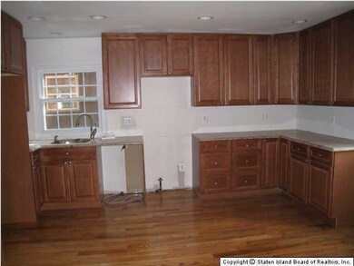 111 Beverly Ave, Staten Island, NY 10301 - photo 7