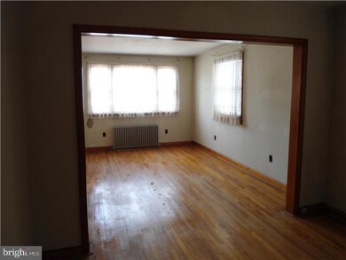 445 Schiller Ave, Trenton, NJ 08610 - photo 3