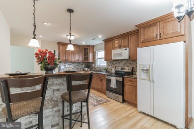 4125 Joshua Rd, Lafayette Hill, PA 19444 - photo 5