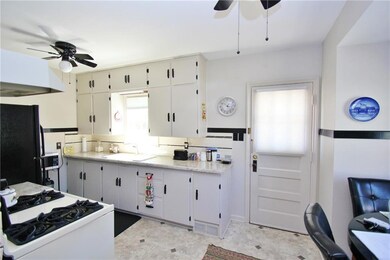 2505 48th St, Des Moines, IA 50310 - photo 5