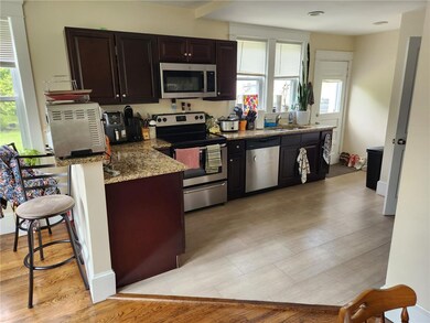 219 Metacom Ave unit 1S, Bristol, RI 02809 - photo 4