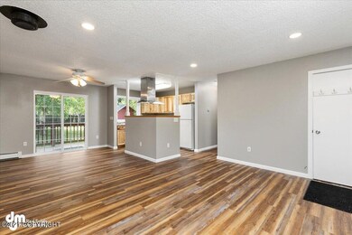 05-Living Room 20210907-DW-7975