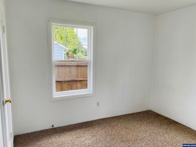 845 E Ellendale Ave, Dallas, OR 97338 - photo 4