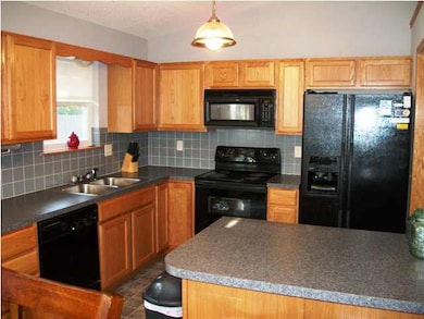 Full Equip kitchen with eating bar
