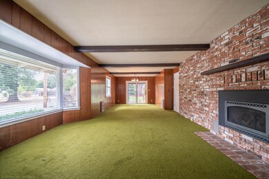 374 Weldon St-11