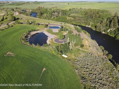 3944 Schaefer Ln, Ashton, ID 83420 - photo 4