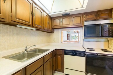 unlisted-address, Saint Petersburg, FL 33708 - photo 4