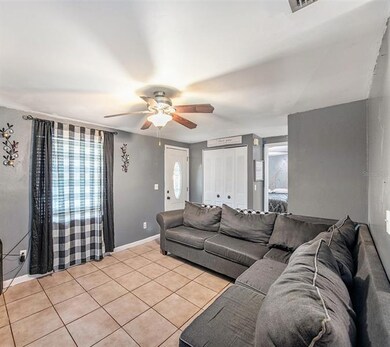 3639 Sugarcreek Dr, Tampa, FL 33619 - photo 3