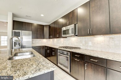 3044 Rittenthouse Cir unit 48, Fairfax, VA 22031 - photo 6