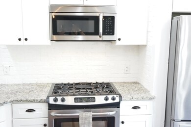 Wonderful new gas range and microwave