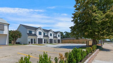 424 Eraste Landry Rd, Lafayette, LA 70506 - photo 2