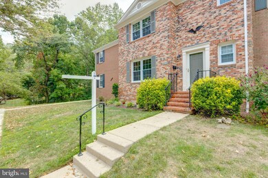 9515 Hunt Square Ct, Springfield, VA 22153 - photo 4