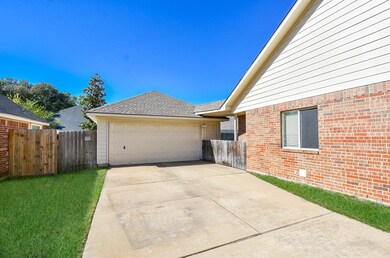 8811 Sunny Ridge Dr, Houston, TX 77095 - photo 4