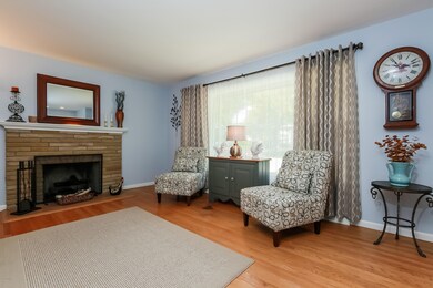 008-photo-living-room-6347937