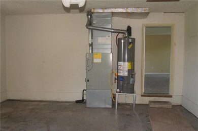 4740 E Mission Ct, Columbus, IN 47203 - photo 2