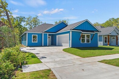 826 W Coffin St, Denison, TX 75020 - photo 2