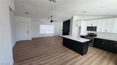 2064 E Russell Rd, Las Vegas, NV 89119 - photo 3