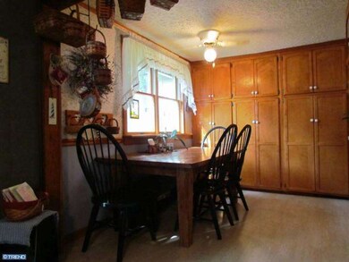 2003 Farmington Ave, Pottstown, PA 19464 - photo 7