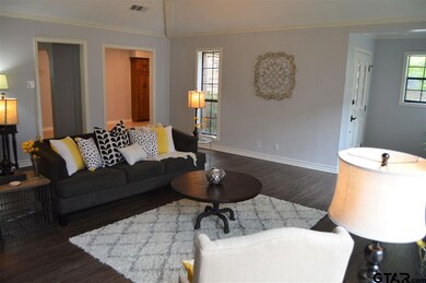 201 201 Heritage Cir, Tyler, TX 75703 - photo 5