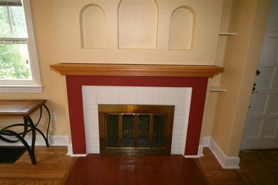 907 Hutchins Ave, Ann Arbor, MI 48103 - photo 4