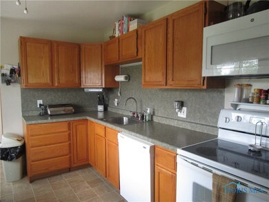 2723 114th St, Toledo, OH 43611 - photo 7