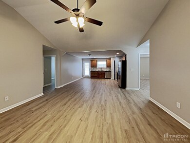 1813 Lakin Ln, Columbia, TN 38401 - photo 2