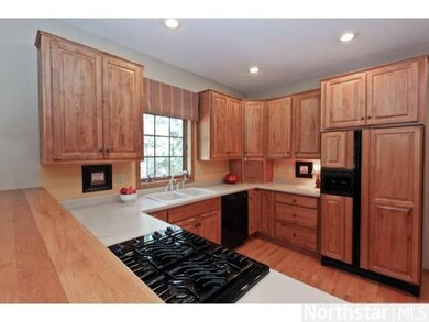 9144 Brentwood Trail, Woodbury, MN 55125 - photo 5