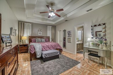 1402 La Ciniega Dr, Weslaco, TX 78596 - photo 2