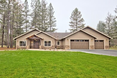 258 Bannister Ln, Grants Pass, OR 97526 - photo 2