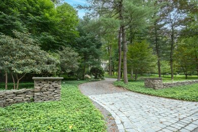 71 Crest Dr, Bernardsville, NJ 07924 - photo 3