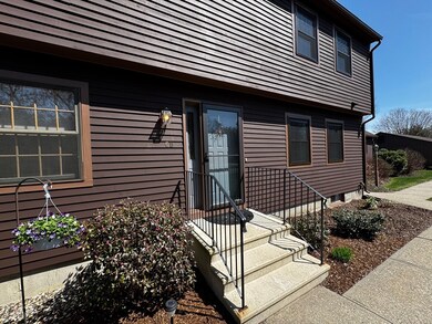 6 Adams Ct unit B, South Deerfield, MA 01373 - photo 3