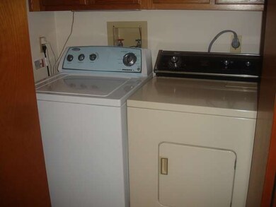 18315 Burnham Ave unit 103, Lansing, IL 60438 - photo 4