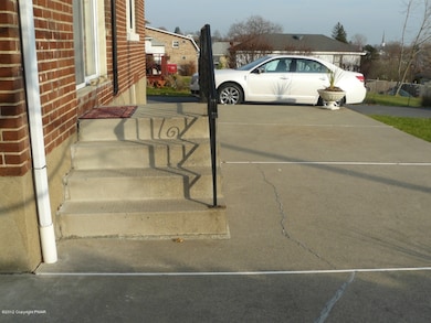 364 W Main St, Bath, PA 18014 - photo 4