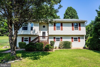 11810 Clarence Dr, Fredericksburg, VA 22407 - photo 2