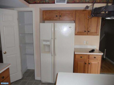 10 Elliot Dr, Reading, PA 19606 - photo 4