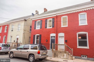 18 S Locust St, Hagerstown, MD 21740 - photo 3