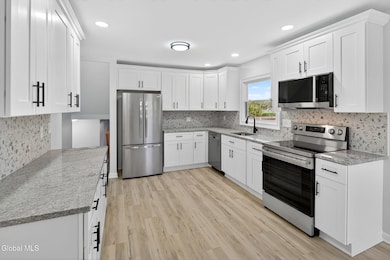 145 Seeley St, Schenectady, NY 12302 - photo 5