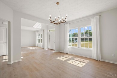 6149 Century Farm Dr, Loveland, OH 45140 - photo 5