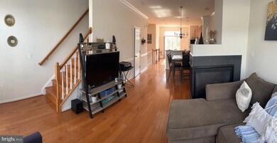 15593 John Diskin Cir, Woodbridge, VA 22191 - photo 4