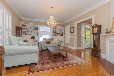 116 Sycamore St, Newburgh, IN 47630 - photo 2