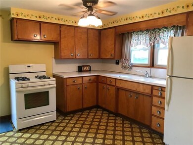 38 Carson St, Homer City, PA 15748 - photo 2