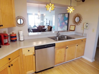 3 KITCHEN