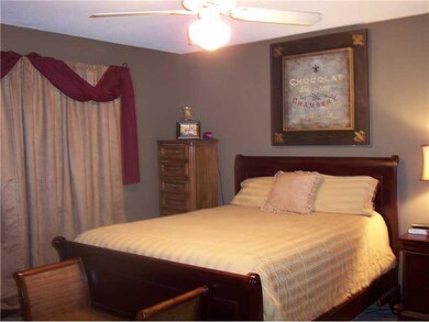 Master Bedroom. BRING THE KING SIZED BED TO THIS S