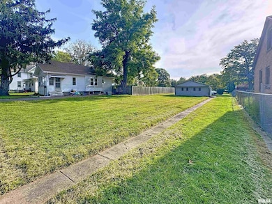 1223 31st St, Rock Island, IL 61201 - photo 2