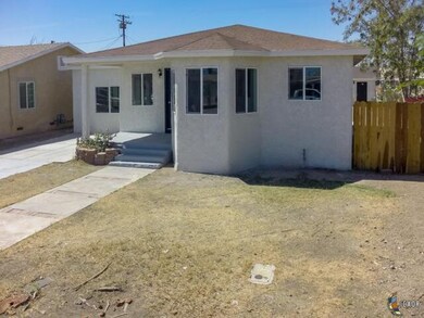727 Woodward Ave, El Centro, CA 92243 - photo 2