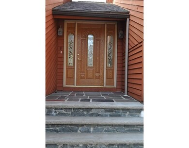 8 Collettes Grove Rd, Derry, NH 03038 - photo 3