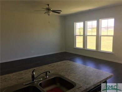 Open Floor Plan - Roomy Family Room